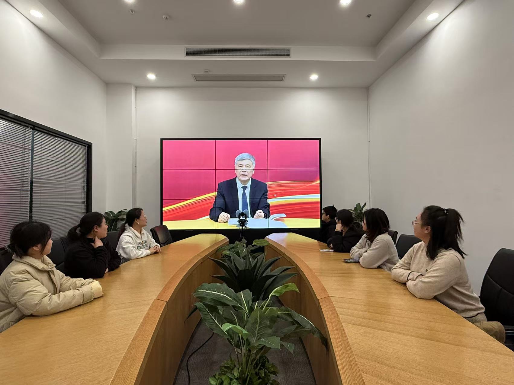 Z6尊龙凯时文创集团行政党支部开展“深入学习贯彻党的二十届三中全会精神”主题党日活动