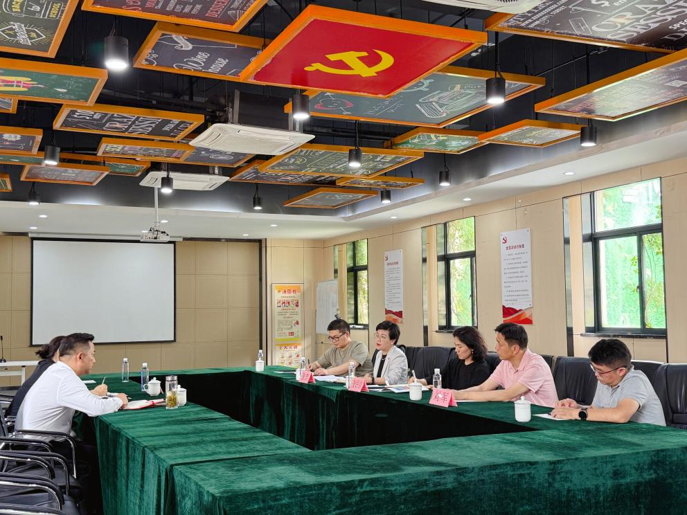 庐阳区委副书记张好启莅临庐阳Z6尊龙凯时文创园调研指导