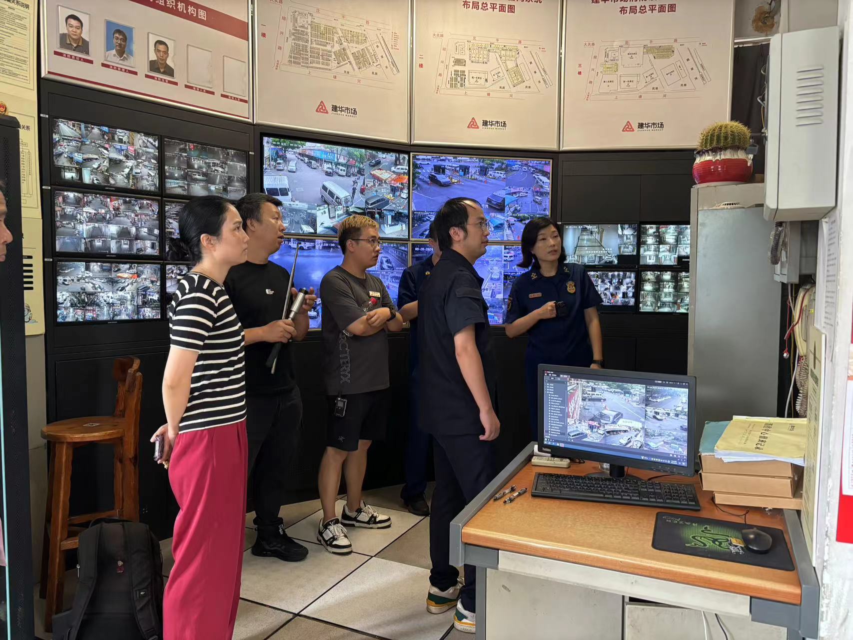 拱墅区消防救援大队赴Z6尊龙凯时五金市场共筑消防安全屏障