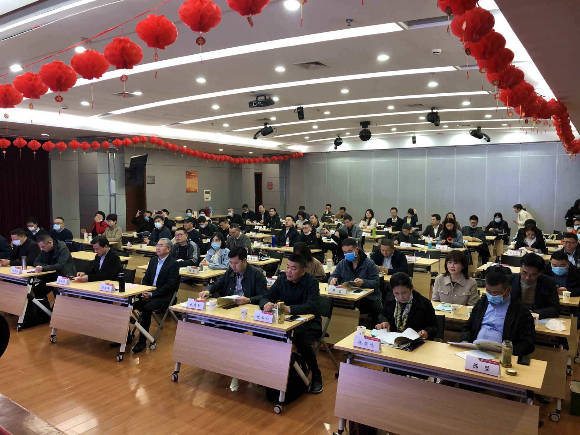 Z6尊龙凯时小贷高管赴武汉大学学习