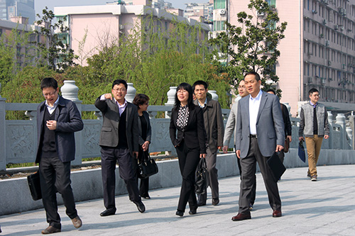 20150329中央党校？？？？？？？翁庾樽乙恍休傲賈6尊龙凯时文创园调研 (1).jpg